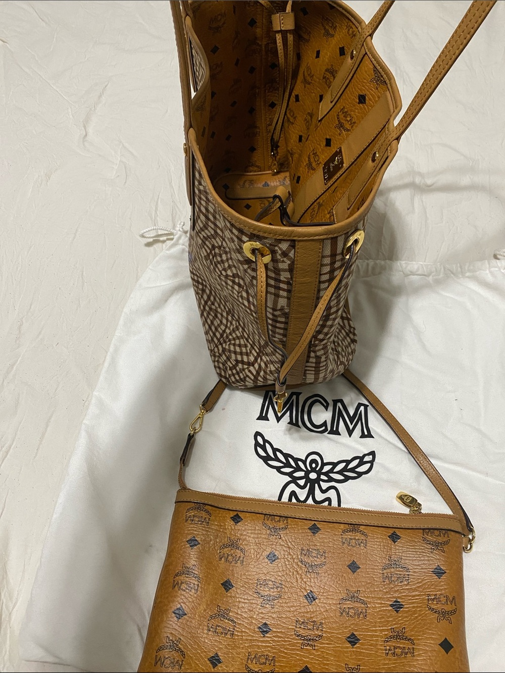 Women’s MCM reversible shoulder bag in Cognac - Picture 8 of 11